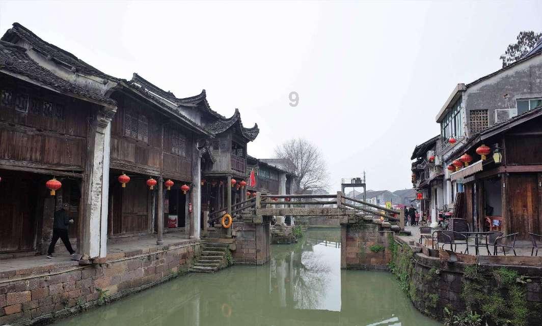 逃离违建房屋8